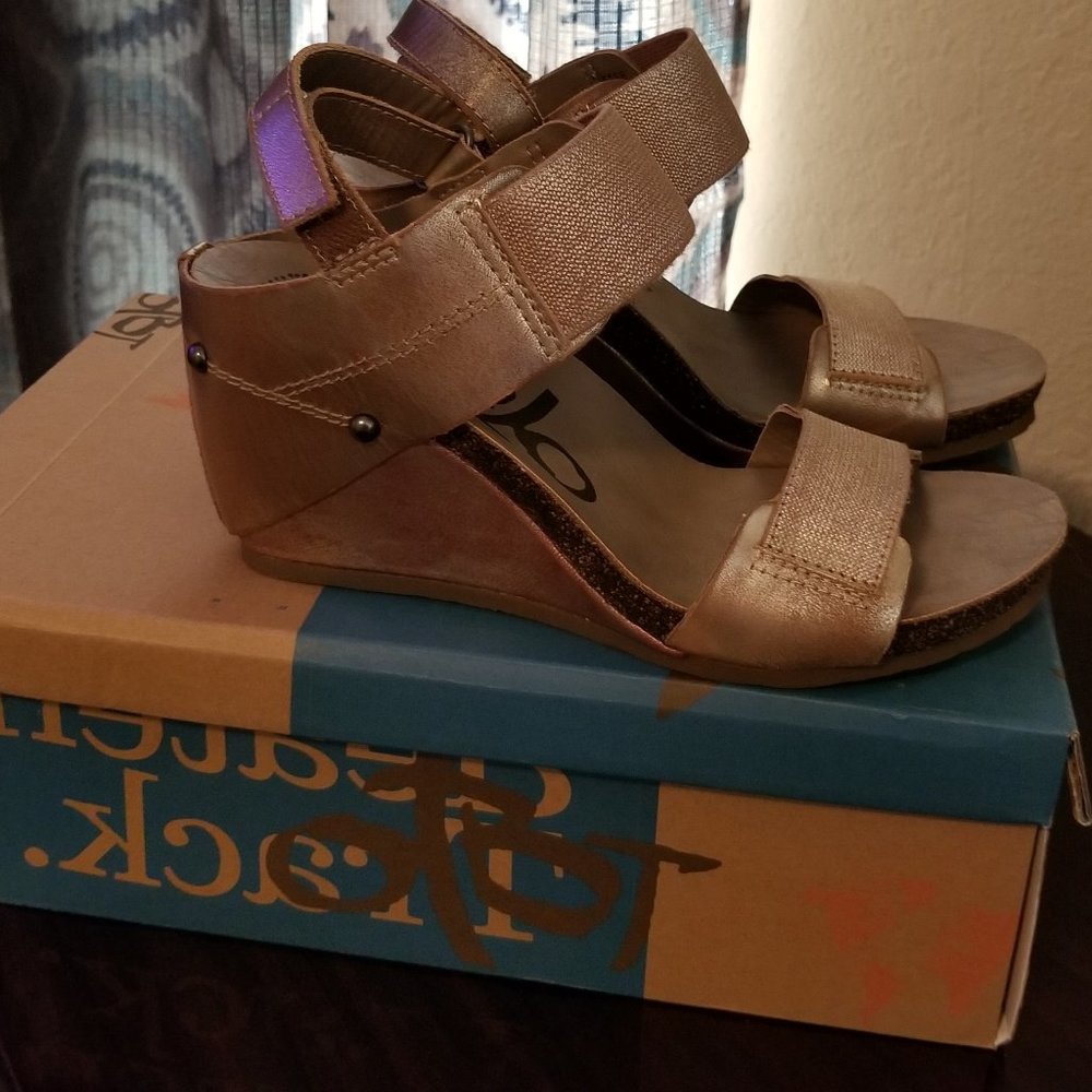 Leather OTBT shoes